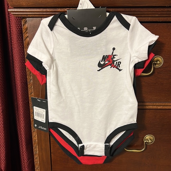 Nike Jordan Baby Boys Jumpman Bodysuit & Short Set Red Black White  6 Month - Picture 3 of 6